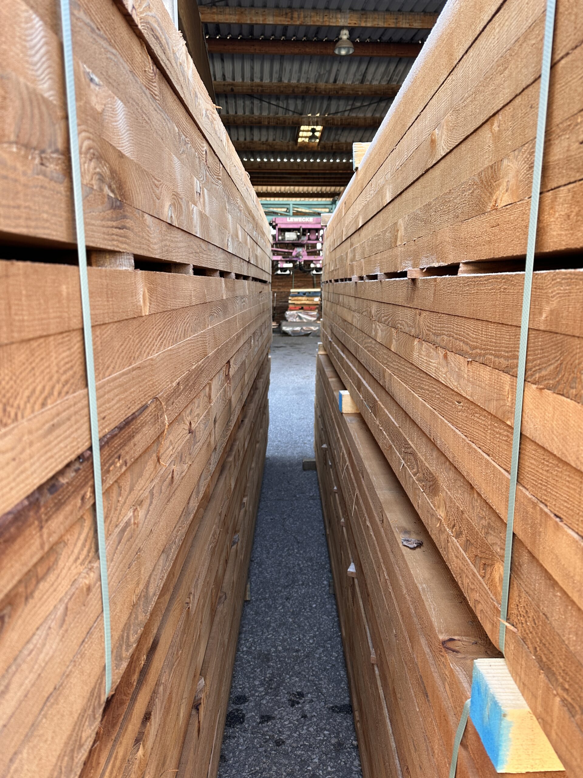 DREISCHICHTPLATTE UNTERDACHSCHALUNG ZIRM GEDÄMPFT (ANTIK)19 mm (Copy)